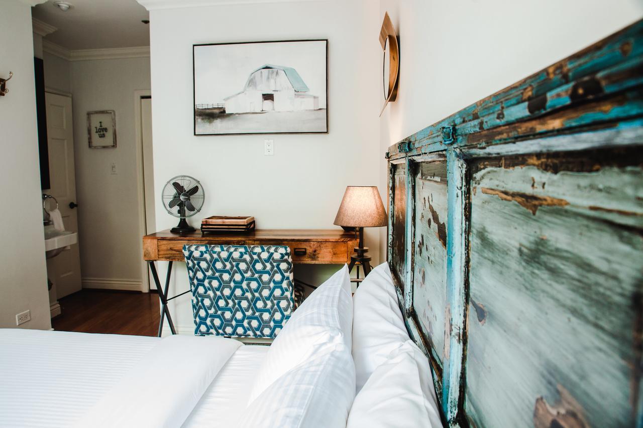 The English Bay Inn Лэнгли Экстерьер фото