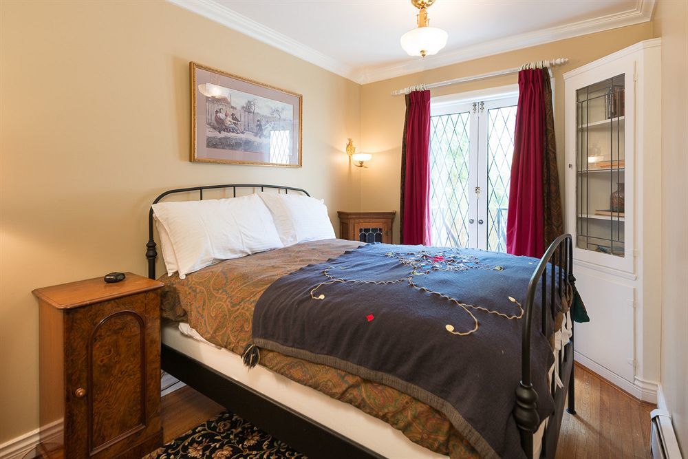 The English Bay Inn Лэнгли Экстерьер фото